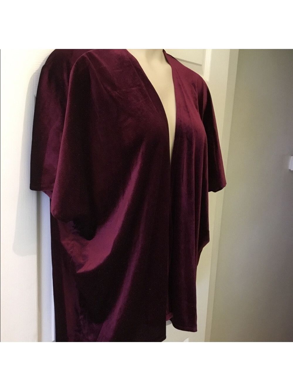 STEVE Madden topper OSFM burgundy w/sparkle - Picture 2 of 5